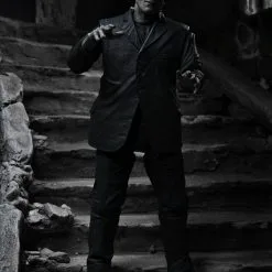 NECA Frankensteins Monster - Ultimate Monster Actionfigur (schwarz/weiß) 20 NECA Frankensteins Monster - Ultimate Monster Actionfigur (schwarz/weiß) -Film Figuren Verkäufe 048052