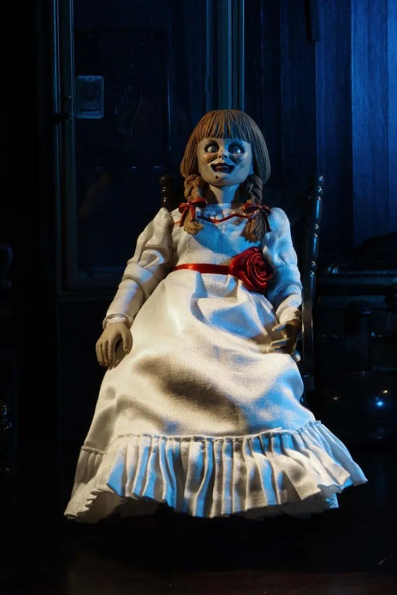 NECA The Conjuring Universe - Annabelle Clothed Actionfigur 10 NECA The Conjuring Universe - Annabelle Clothed Actionfigur – Bild 8
