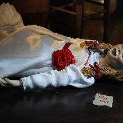 NECA The Conjuring Universe - Annabelle Clothed Actionfigur 24 NECA The Conjuring Universe - Annabelle Clothed Actionfigur -Film Figuren Verkäufe 1489313 1