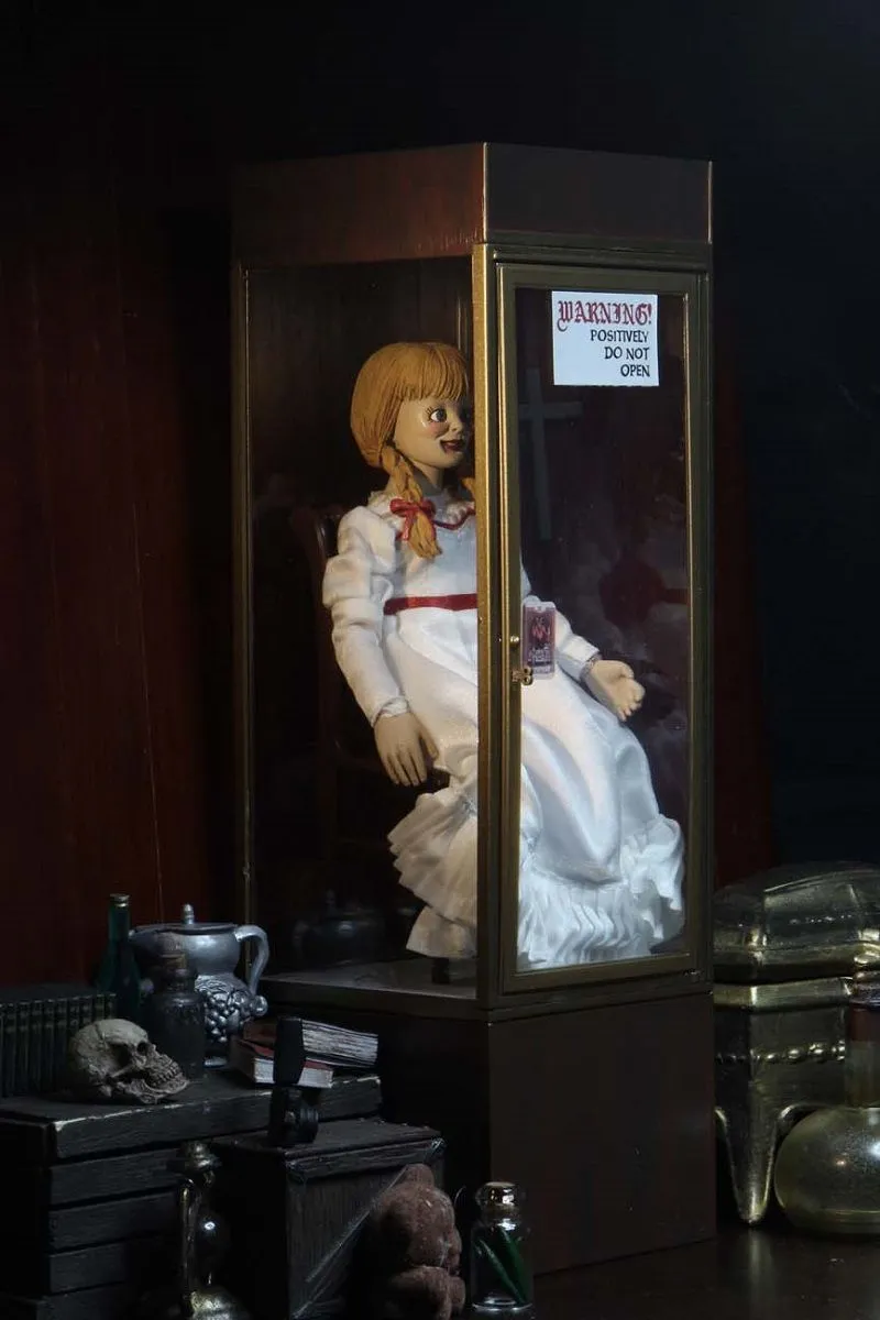 NECA The Conjuring Universe - Annabelle Clothed Actionfigur 15 NECA The Conjuring Universe - Annabelle Clothed Actionfigur – Bild 13
