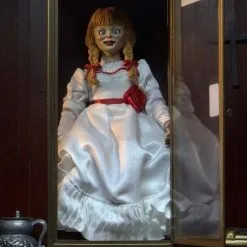 NECA The Conjuring Universe - Annabelle Clothed Actionfigur 26 NECA The Conjuring Universe - Annabelle Clothed Actionfigur -Film Figuren Verkäufe 148934 1