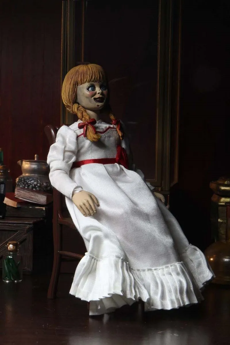 NECA The Conjuring Universe - Annabelle Clothed Actionfigur 5 NECA The Conjuring Universe - Annabelle Clothed Actionfigur – Bild 3