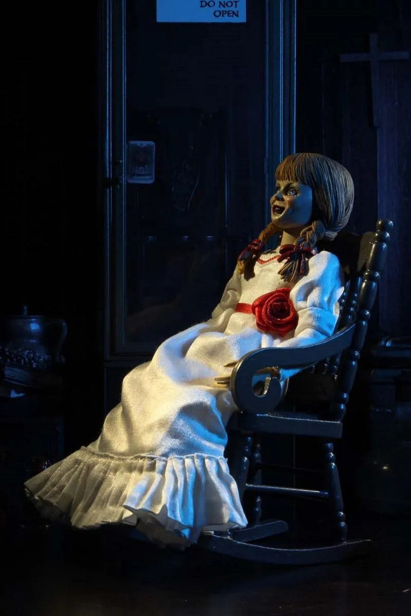 NECA The Conjuring Universe - Annabelle Clothed Actionfigur 8 NECA The Conjuring Universe - Annabelle Clothed Actionfigur – Bild 6