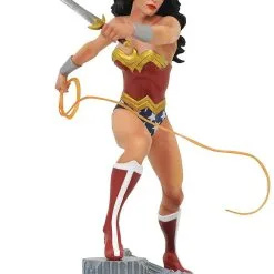 Diamond Select DC Gallery - Wonder Woman Lasso - Comic Statue