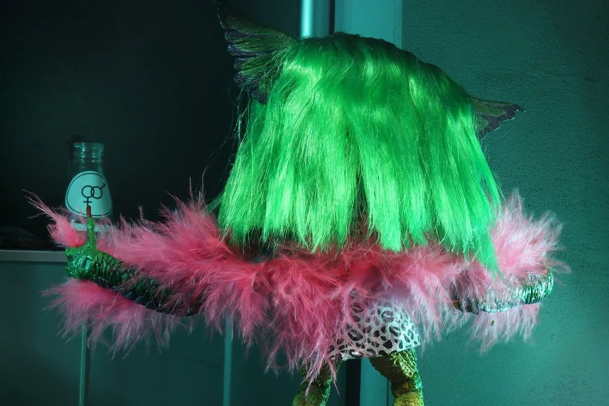 NECA Gremlins 2 - Greta Ultimate Action Figur 10 NECA Gremlins 2 - Greta Ultimate Action Figur – Bild 8