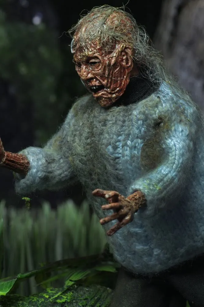 NECA Friday The 13th - Corpse Pamela (Lady Of The Lake) Clothed Actionfigur 9 NECA Friday The 13th - Corpse Pamela (Lady Of The Lake) Clothed Actionfigur – Bild 7