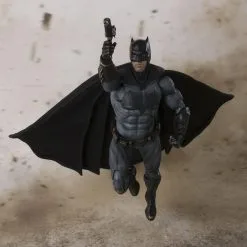BAN DAI Justice League - Batman - S.H.Figuarts Figur -Film Figuren Verkäufe 3ea05dfdeb0e3cce25744b54012628392a47a2a5f5fcadb811371a9105036db9
