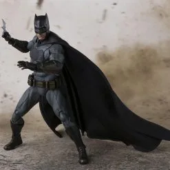 BAN DAI Justice League - Batman - S.H.Figuarts Figur -Film Figuren Verkäufe 5c8d2340ba01b76c5412af6ff5f8b6dfeecbf8c04c74ebcc5d4323e3159e20c4