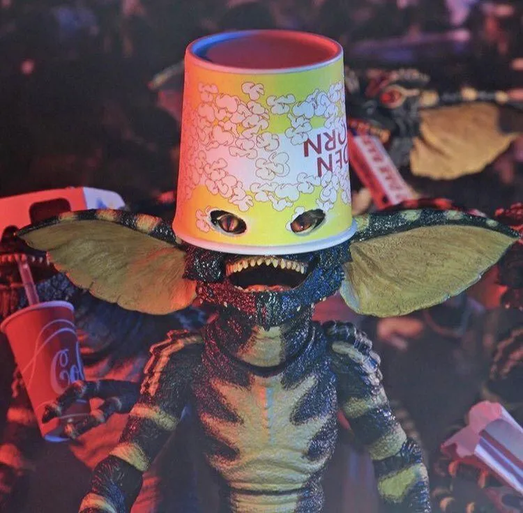 NECA Gremlins - Ultimate Gamer Gremlin Actionfigur 6 NECA Gremlins - Ultimate Gamer Gremlin Actionfigur – Bild 4