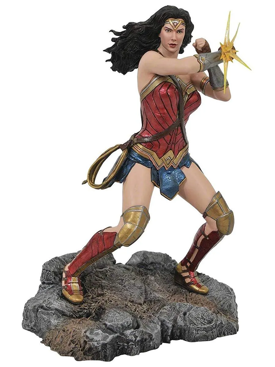 Diamond Select DC Gallery - JL Movie - Wonder Woman Bracelets Statue 3 Diamond Select DC Gallery - JL Movie - Wonder Woman Bracelets Statue