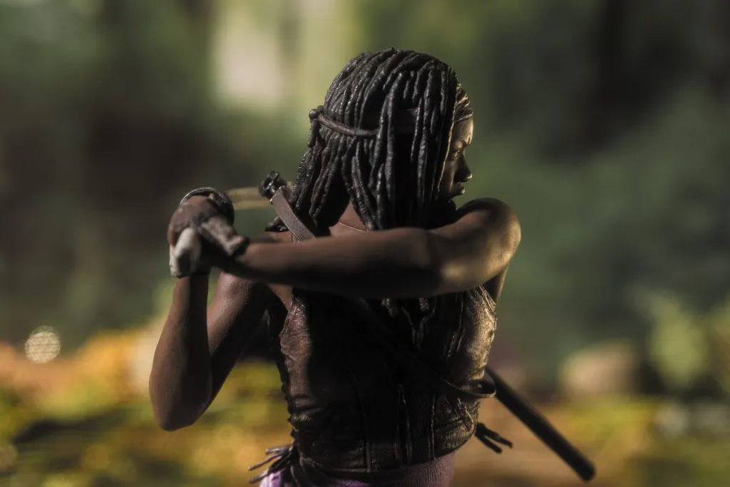 McFarlane Toys The Walking Dead TV - Michonne Deluxe Figur 8 McFarlane Toys The Walking Dead TV - Michonne Deluxe Figur – Bild 6