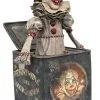 Diamond Select Gallery - IT 2 - Pennywise-In-The-Box Statue -Film Figuren Verkäufe fig92583