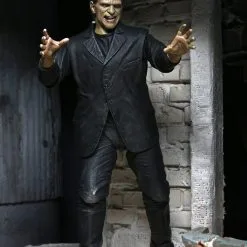 NECA Universal Monster Figur- Ultimate Frankensteins Monster (Color) 33 NECA Universal Monster Figur- Ultimate Frankensteins Monster (Color) -Film Figuren Verkäufe frank11 scaled 1