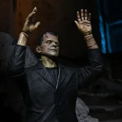 NECA Universal Monster Figur- Ultimate Frankensteins Monster (Color) 28 NECA Universal Monster Figur- Ultimate Frankensteins Monster (Color) -Film Figuren Verkäufe frank6 scaled 1