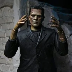 NECA Universal Monster Figur- Ultimate Frankensteins Monster (Color) 29 NECA Universal Monster Figur- Ultimate Frankensteins Monster (Color) -Film Figuren Verkäufe frank7 scaled 1