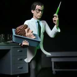 NECA Toony Terrors Series 6 - Herbert West Figur -Film Figuren Verkäufe herbert west2 scaled 1 5