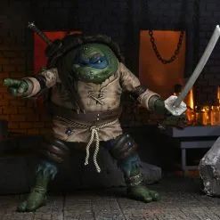 NECA Universal Monsters X TMNT - Ultimate Leonardo Als The Hunchback Figur -Film Figuren Verkäufe leo1 scaled 1