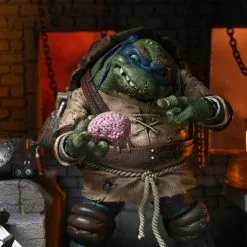 NECA Universal Monsters X TMNT - Ultimate Leonardo Als The Hunchback Figur -Film Figuren Verkäufe leo15 scaled 1