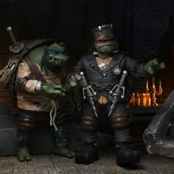 NECA Universal Monsters X TMNT - Ultimate Leonardo Als The Hunchback Figur -Film Figuren Verkäufe leo6 scaled 1