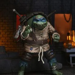 NECA Universal Monsters X TMNT - Ultimate Leonardo Als The Hunchback Figur -Film Figuren Verkäufe leo8 scaled 1