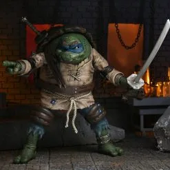 NECA Universal Monsters X TMNT - Ultimate Leonardo Als The Hunchback Figur -Film Figuren Verkäufe leo9 scaled 1
