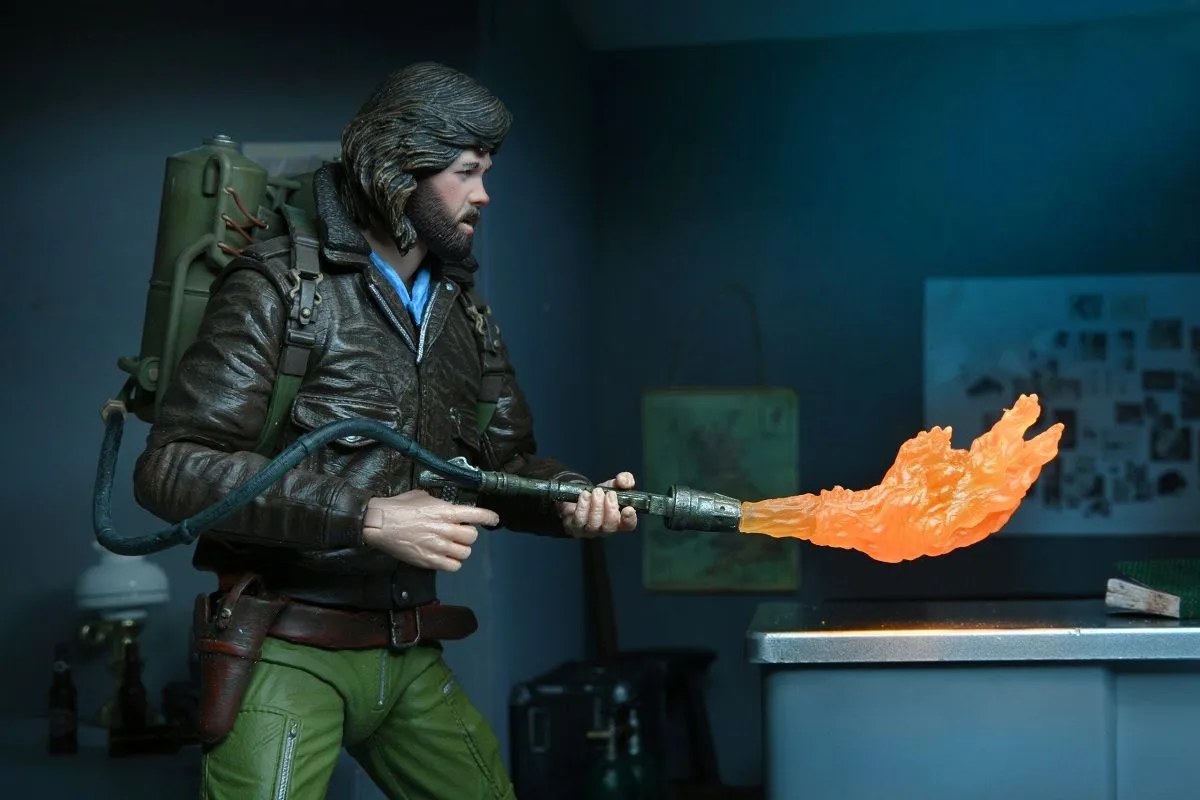 NECA The Thing - Ultimate MacReady V2 (Station Survival) - Limited Edition Figur 9 NECA The Thing - Ultimate MacReady V2 (Station Survival) - Limited Edition Figur – Bild 7