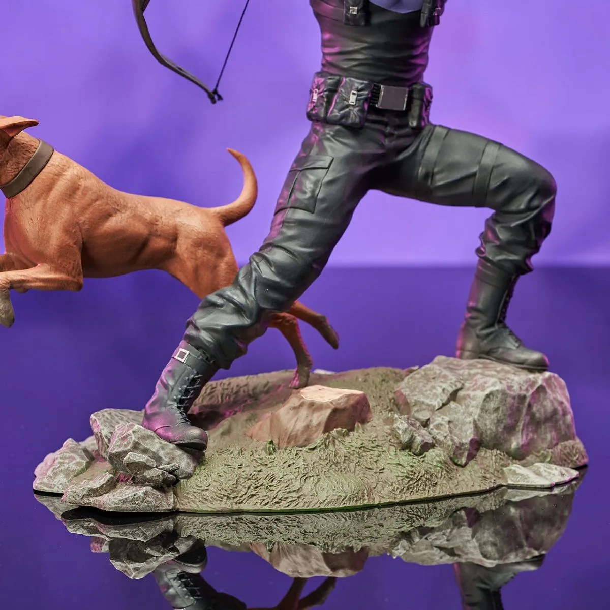 Diamond Select Marvel Gallery - Hawkeye Mit Lucky Dem Pizza-Dog - Statue 14 Diamond Select Marvel Gallery - Hawkeye Mit Lucky Dem Pizza-Dog - Statue – Bild 12